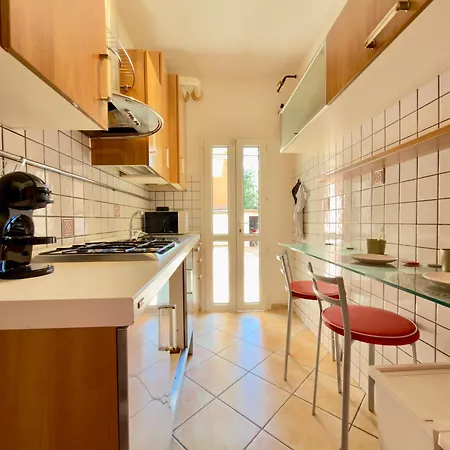 Appartement Tra Stazione E Centro - - 6 Ospiti