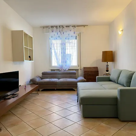 Tra Stazione E Centro - - 6 Ospiti Appartement