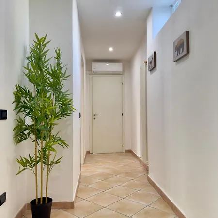 Appartement Tra Stazione E Centro - - 6 Ospiti