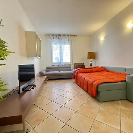 Tra Stazione E Centro - - 6 Ospiti Appartement