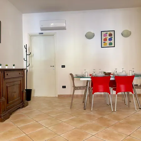 Tra Stazione E Centro - - 6 Ospiti Appartement *